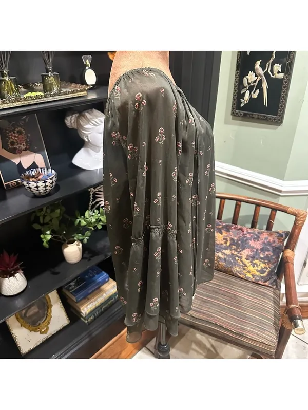 White House Black Market Floral Sheer Sleeve Blouse – Size M - Image 7
