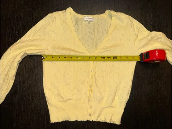 No Comment Yellow Pointelle Knit Cropped Cardigan Sweater V-Neck Button Boho - Image 4