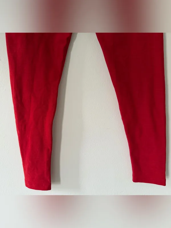 Beyond Yoga Spacedye Caught in the Midi High Waisted Leggings in Holly Red Large - Image 10