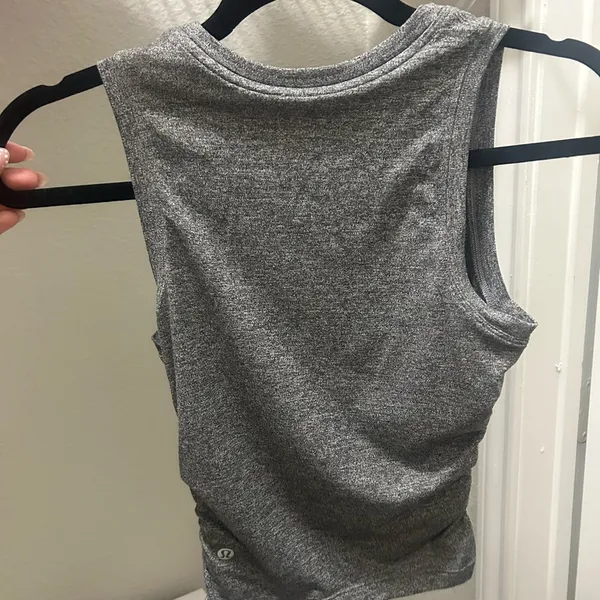 Lululemon workout top - Image 3