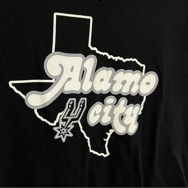 47 Brand San Antonio Spurs Alamo City Texas V-Neck T-Shirt Size Small - Image 3
