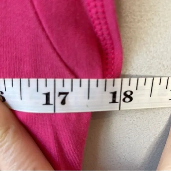 Patagonia Women's Fuchsia Hooded Sweatshirt - Image 7