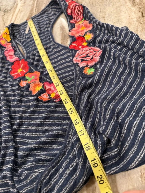 FREE PEOPLE Freida Navy Striped Embroidered Floral Surplice Top Size Medium - Image 10