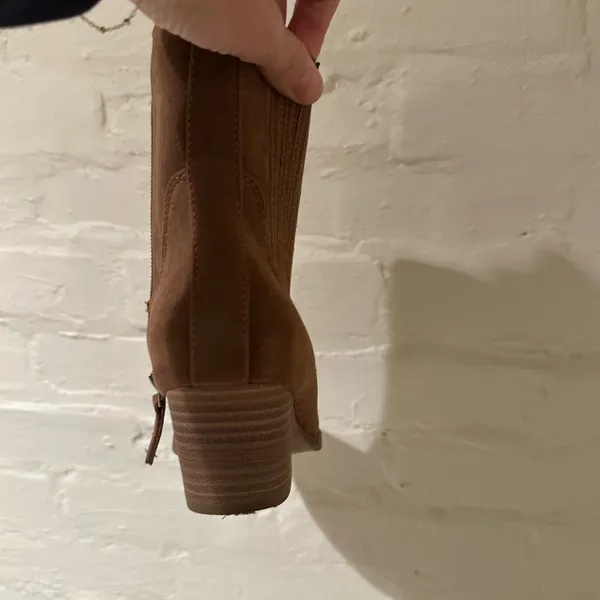 Rockport Brown Heeled Boots with Western Style and Chunky Heel - Image 2