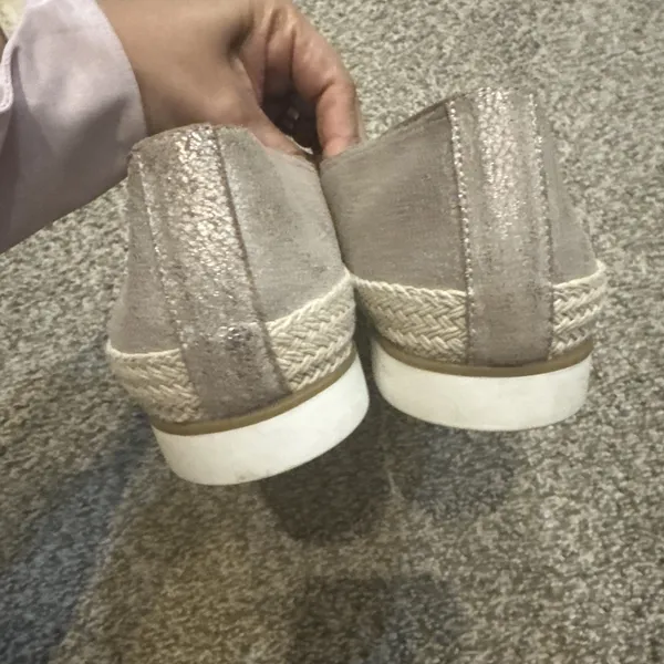 Donald Pliner Women's Size 8 Palm‎ Tan Gold Loafers Slip On Espadrille Shoes - Image 3