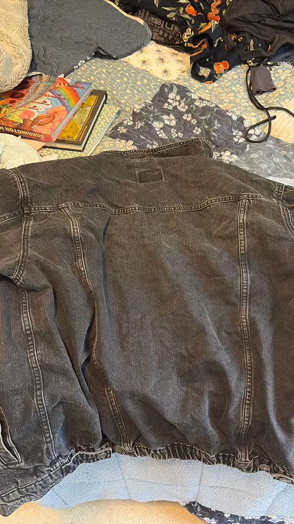 Black worn in jean jacket from American Eagle - Image 2