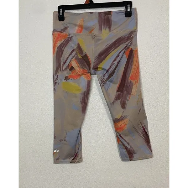 alo Women's Multicolor Abstract Capri Leggings Size S Activewear - Image 3