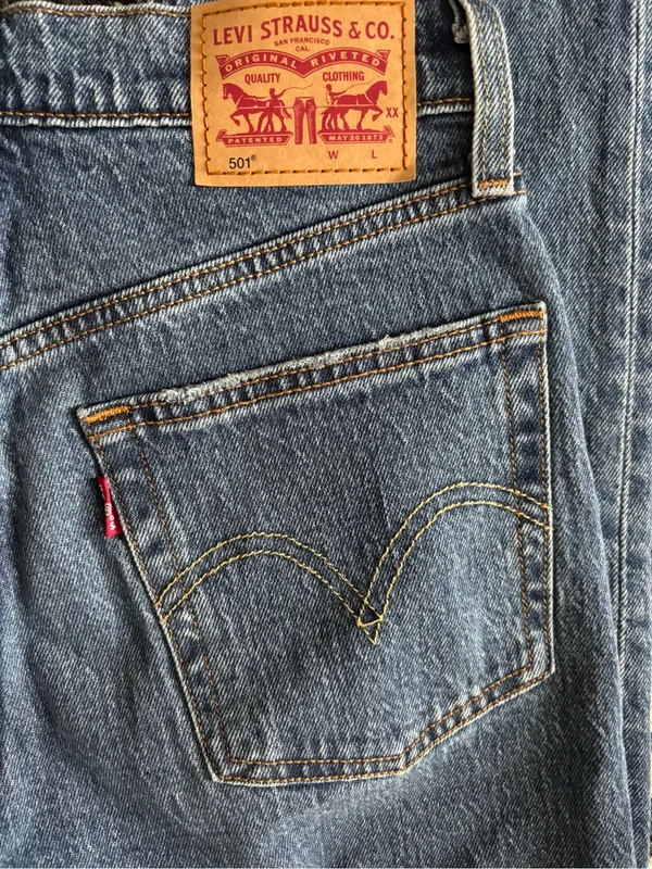 Levi's 501 High-Rise Straight Leg Jeans Buttonfly 24X30 Med Wash Cotton Stretch - Image 4