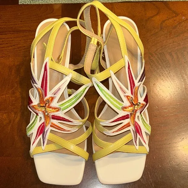 EXE LUISA Block Heel Sandals(Size 39) Yellow - Image 4