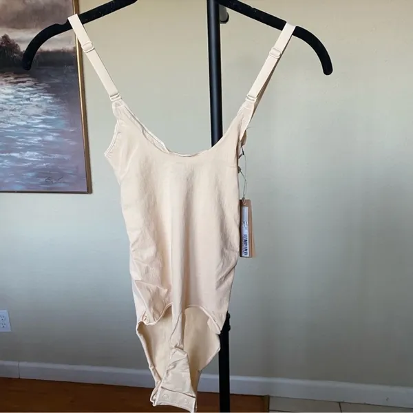 NWT Skims Everyday Sculpt Bodysuit CLAY Size L (2153) - Image 2