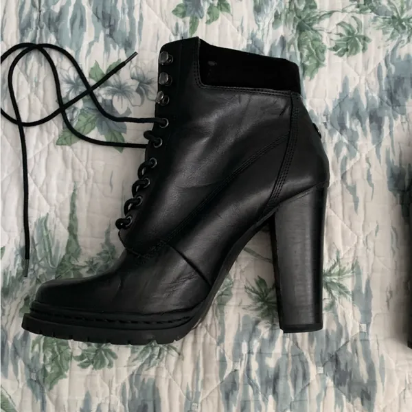 BCBGeneration Maude Heel Combat Boot Bootie Lace Up Moto 9.5 Platform Lug Sole - Image 6