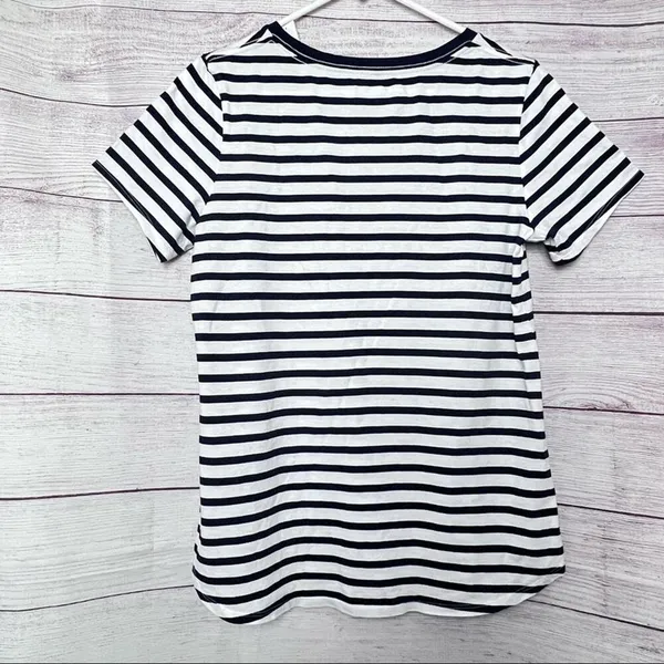 Old Navy Women's Short Sleeve Striped Graphic Tee Sz M - Image 7