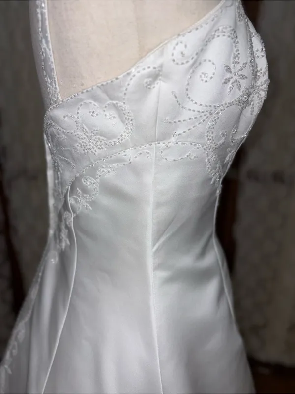 Pretty Vintage 90s Satin Split Skirt Wedding Gown - Image 5
