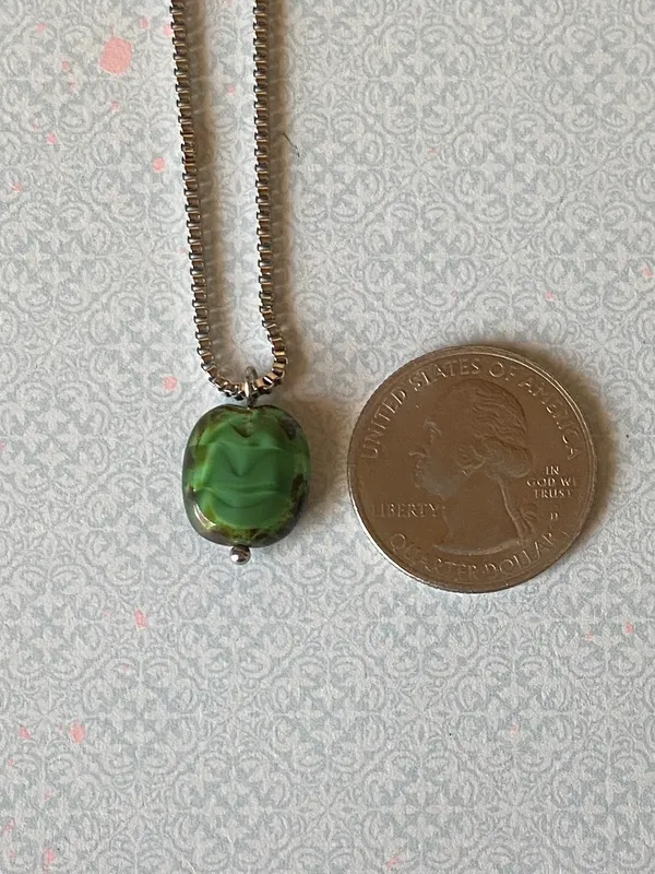 Handmade stainless steel chain & green Picasso Czech glass bead chic vintage retro style simple necklace💚 - Image 8