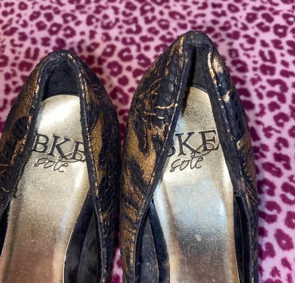 BKE Pointy Toe Heels - Image 2
