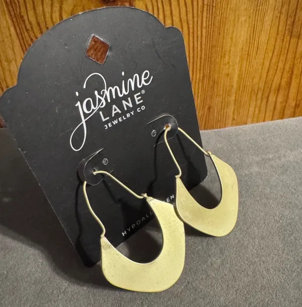 Jasmine Lane Statement Dangle Earrings Gold - Image 3