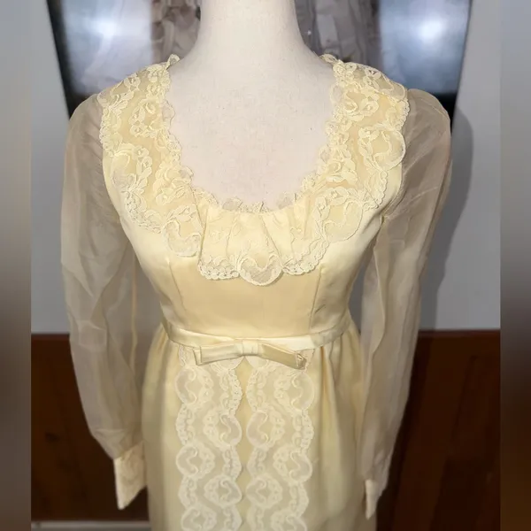 Gorgeous Vintage 1960s Ivory Sheath Wedding Gown - Image 6