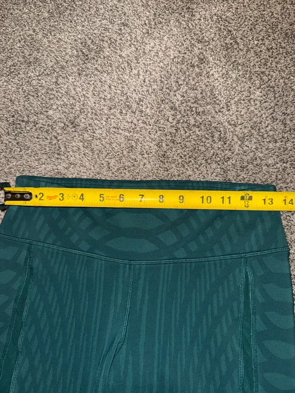 Alo Yoga Women's Green Mesh Leggings Size XS/S 27 inch waist Sheer Legs Stretch Knit Activewear - Image 4