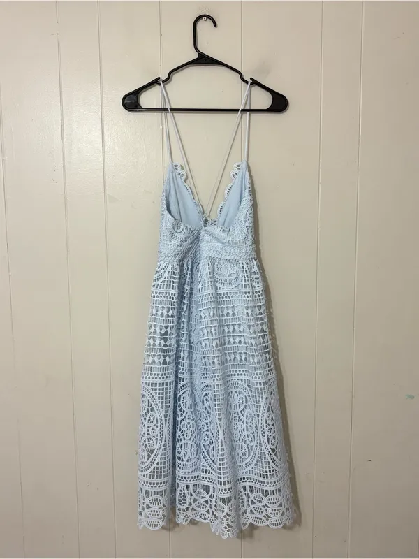 Bardot Versailles Lace Midi Dress Light Blue Crochet Open Back Size 8 - Image 8