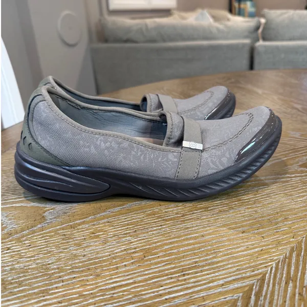 BZees Nugget Morel Slip On Loafers Taupe Grey Fabric Comfort Shoes Size 10 - Image 3