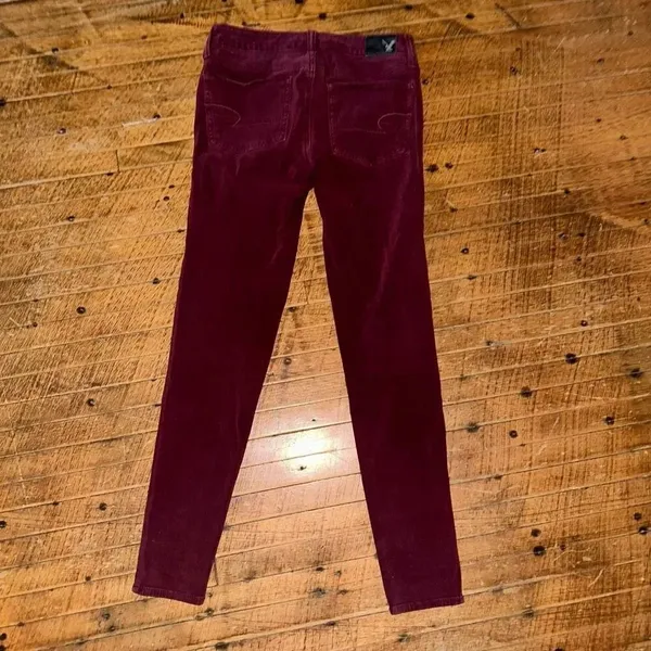American Eagle size 2 maroon stretchy normcore jeggings - Image 3