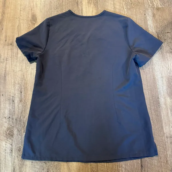 FIGS Catarina Contrast One-Pocket Scrub Top - Image 5
