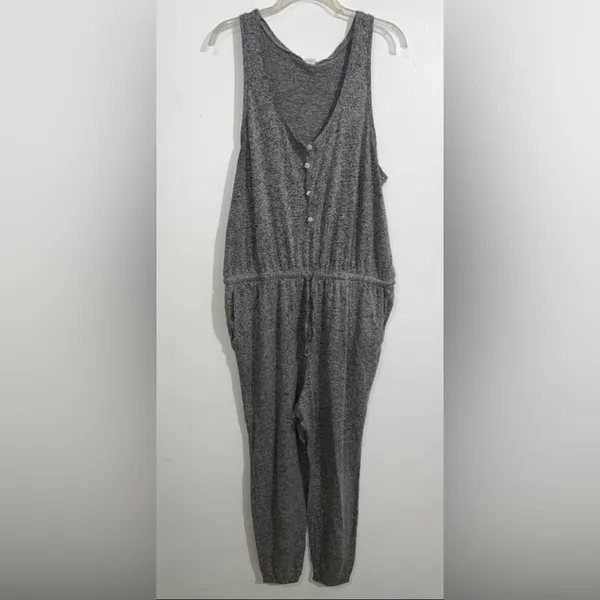 Old Navy Gray Jumpsuit - Image 3
