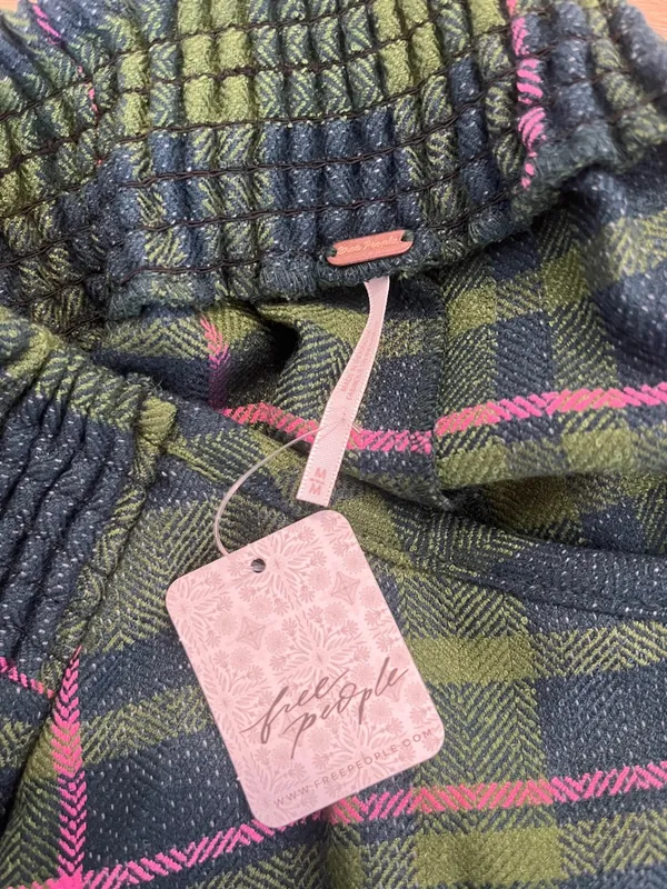 FREE PEOPLE 💚🩷 Green Plaid Mini Skirt with Pink Accent - Size Medium - Image 4