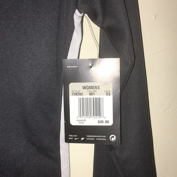 NWT women’s xs Nike long sleeve‎ - Image 2