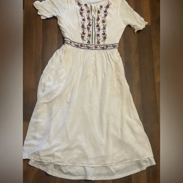 Stevie Hender Cream and Purple Ruffled Tiered Sundress - Image 5