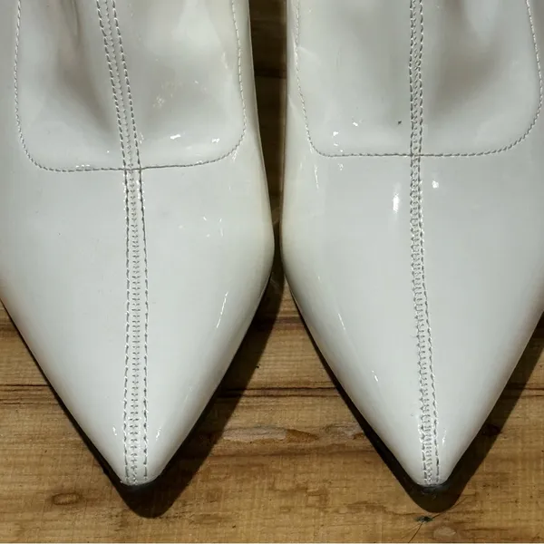*NEW* WILD PAIR White Iloise Side-Zip Ankle‎ Go -Go Booties SIZE 6 A23 - Image 5