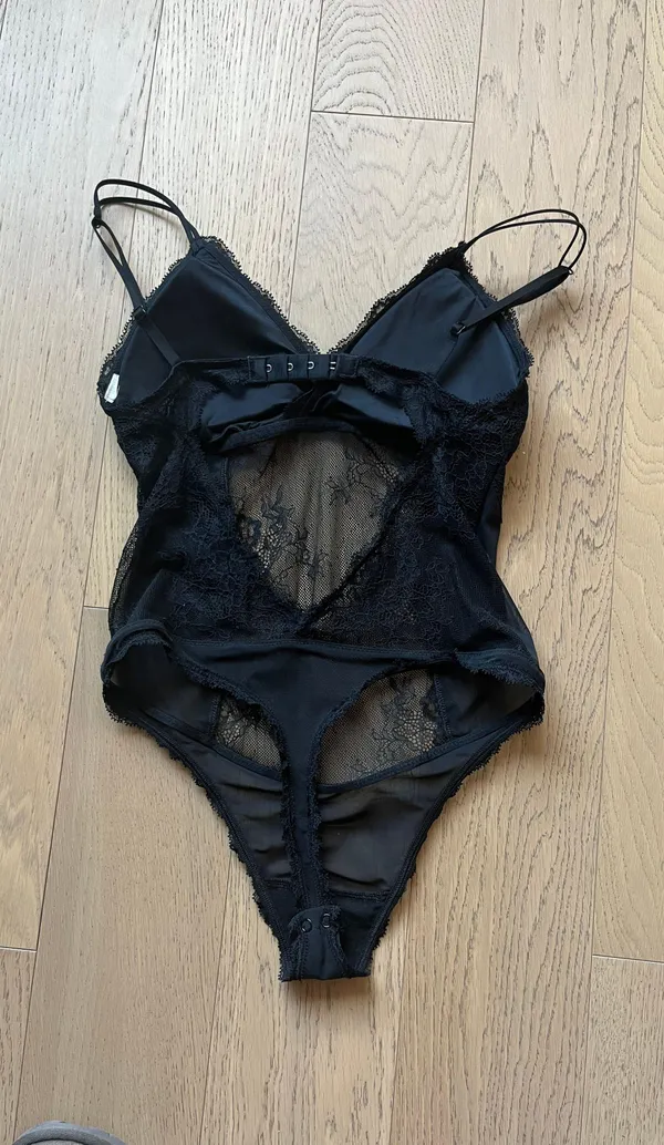 Abercrombie Black Vintage Lace Bodysuit - Image 5