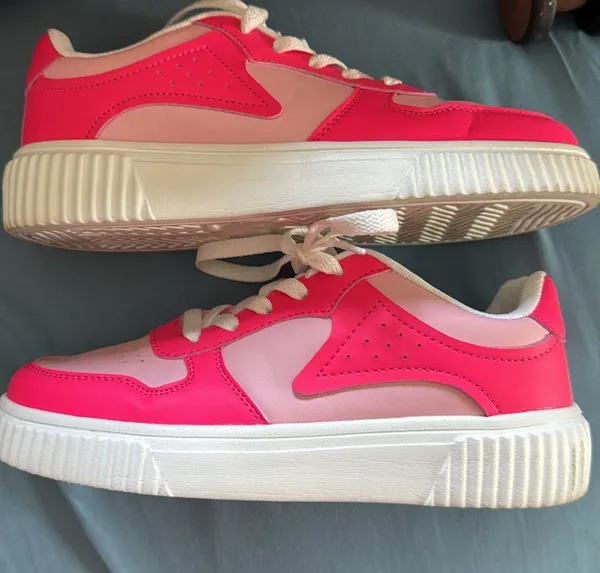 SHEIN Pink & White Women's Sneakers - Image 4