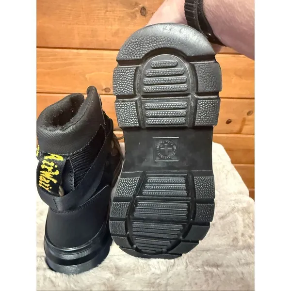 Dr. Martens Womans Combs Tech casual boots black Sz 7 NWOT - Image 3