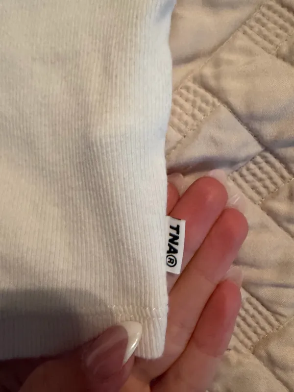 TNA Aritzia Tank Top Crop Ribbed - Image 3