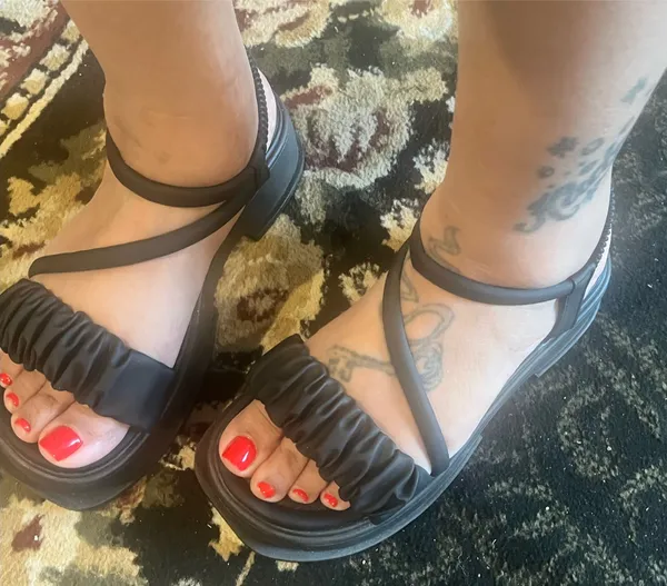 Black chunky platform sandals Size 7.5 - Image 4