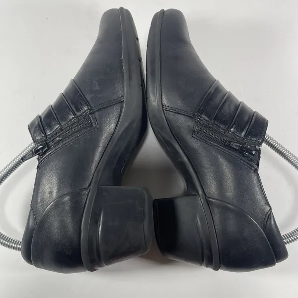 Clarks Collection Black Leather Zip Ankle Booties – Women’s Size 8 M - Image 11