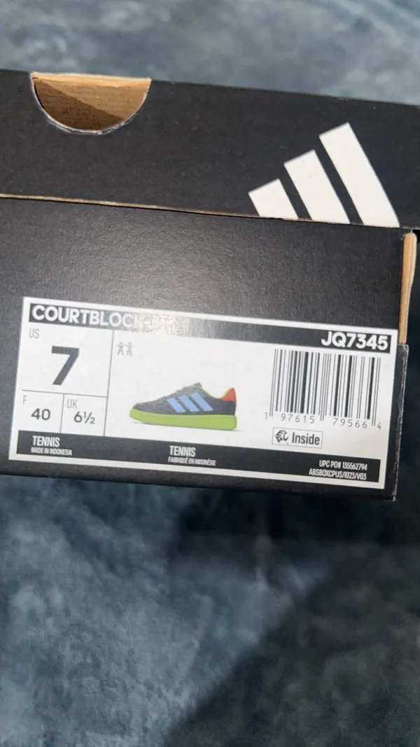 Adidas Shoes Men’s size 6 - Image 3