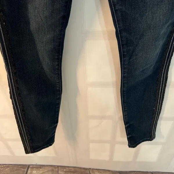 🔥🔥 5/$25 sale 🔥🔥 Express Blue Mid Rise Stretch Whisker Ankle Jegging Side Detail - Image 3