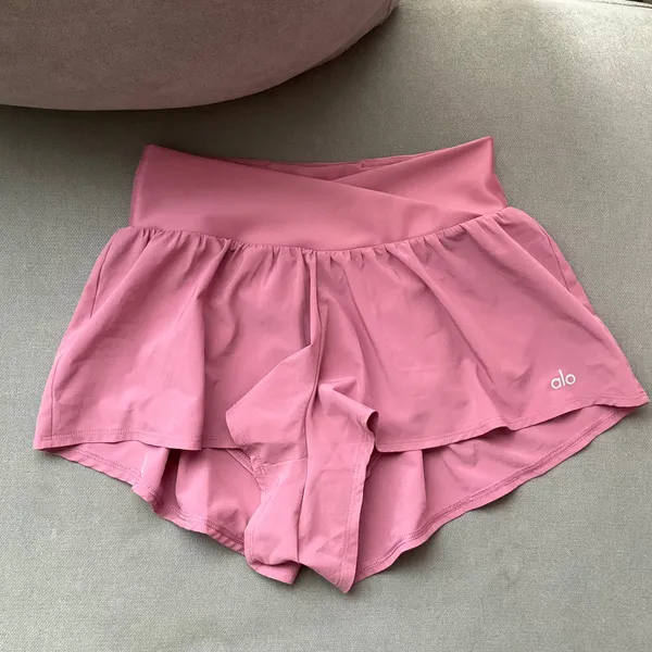 Alo Yoga V-Cute Running Short Pink Wild Rose XXS - Image 2
