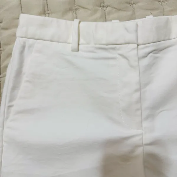 GAP Women White Tailored High Rise Pocketed‎ Casual Elegant Shorts Size 0 - Image 2