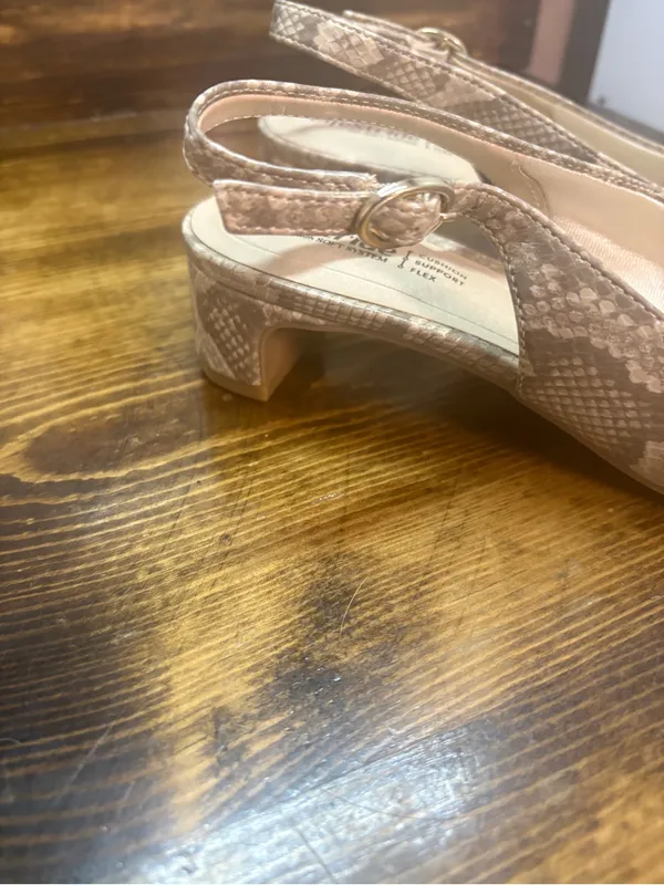 Lifestride tan snakeskin sling back low heels size 7.5 - Image 5
