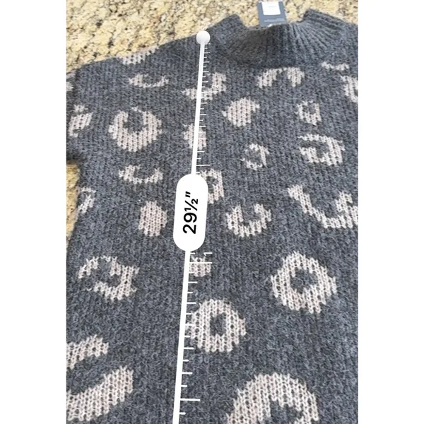 Universal Threads Gray Leopard Print Sweater NWT Women's Large - Image 9