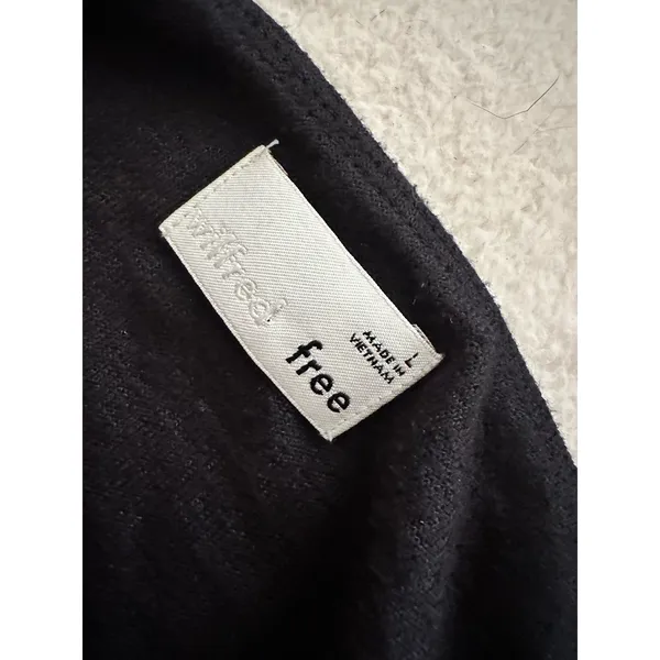 Wilfred Aritzia free wrap crop top - Image 3