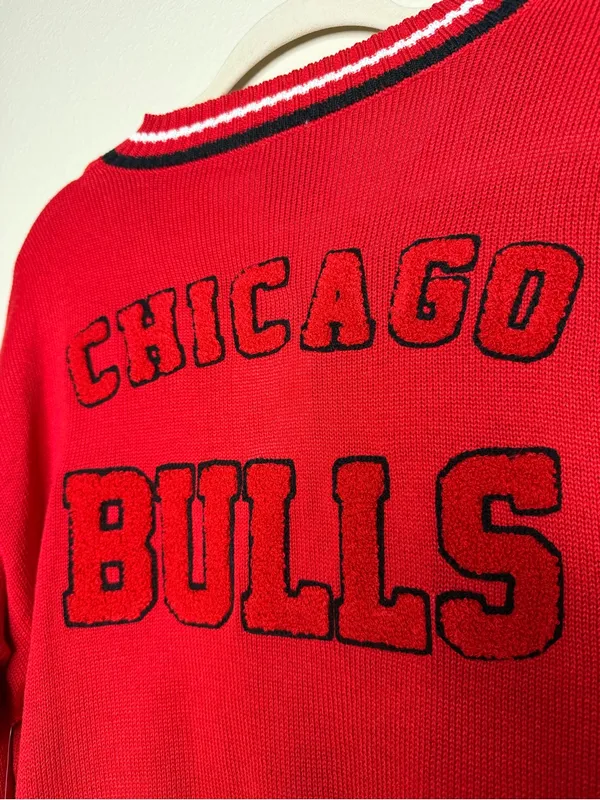 Ultra Game Women Chicago Bulls V-Neck Sweater S Red NBA Basketball Knit Pullover - Image 6