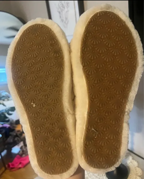 UGG Slippers - Image 5
