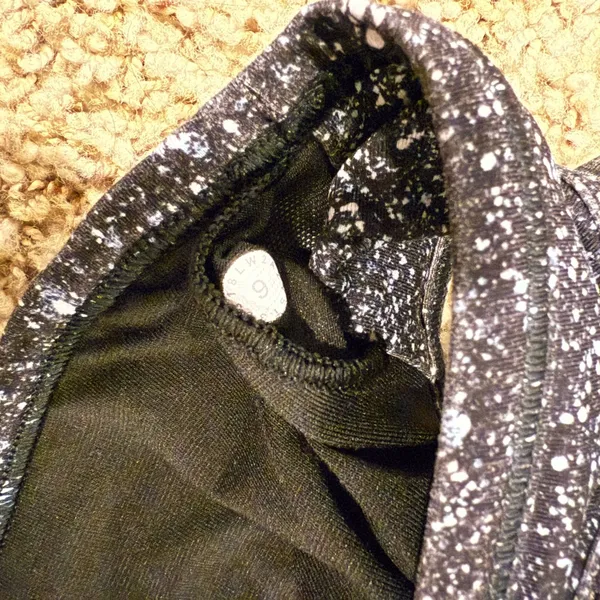 Lululemon Lighten up Bra Size 6 Paint Splatter Pattern - Image 3