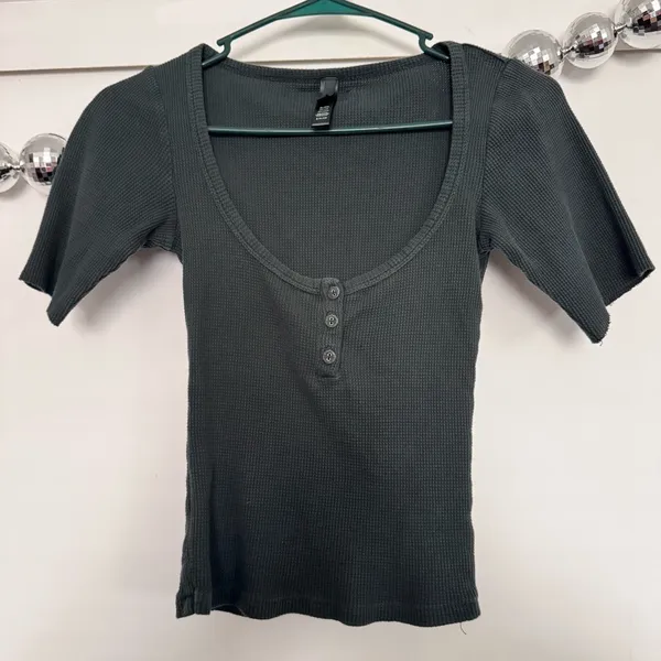 Skims Waffle Spruce Green Short Sleeve Top - Image 2