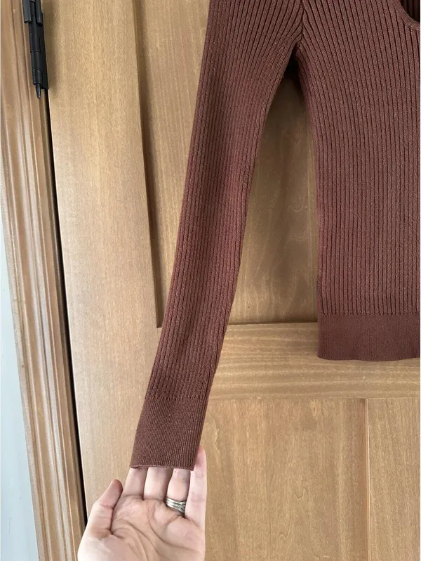 Abercrombie & Fitch Rust Brown Keyhole Mock Neck Ribbed Knit Sweater size XS - Image 3
