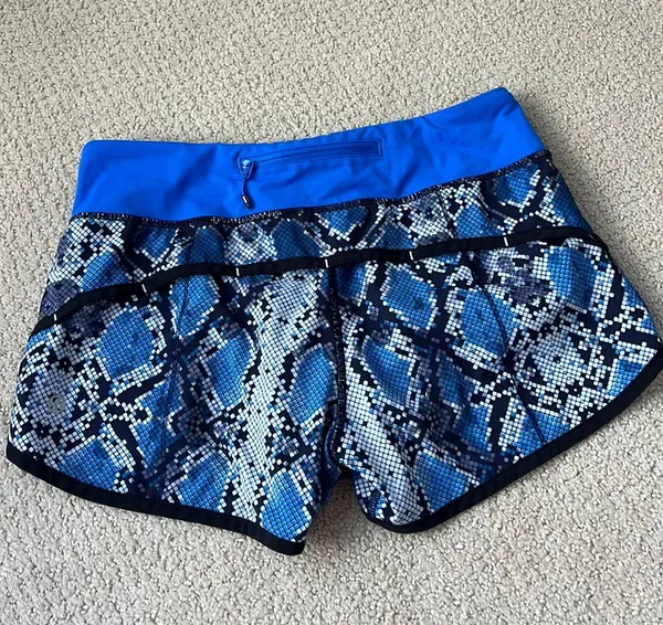 Lululemon Speed Up Low-Rise Shorts 2.5” - Image 2